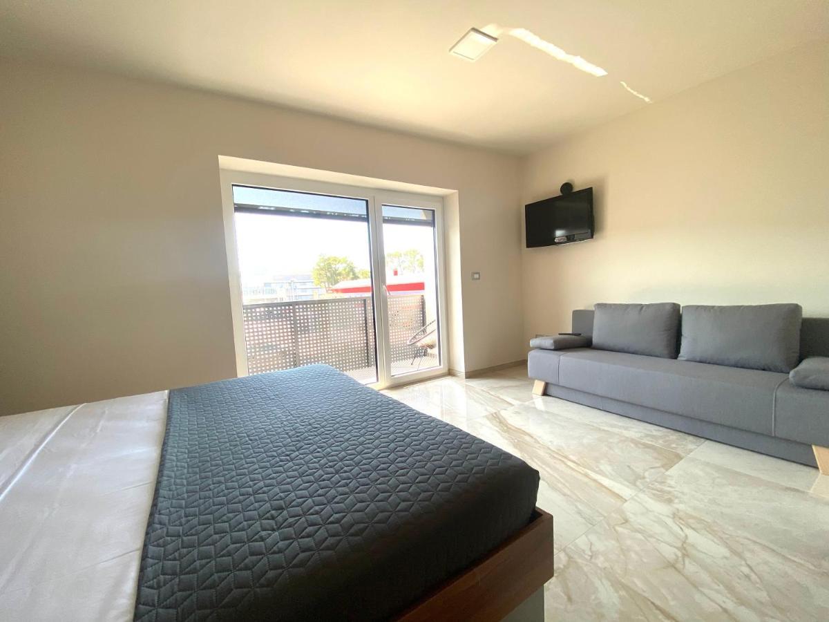 Rooms And Apartments Lisjak โคเปร์ ภายนอก รูปภาพ