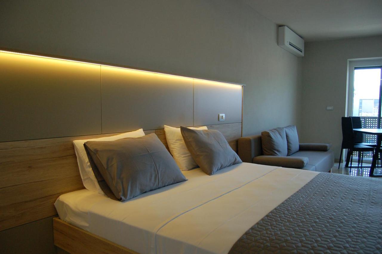 Rooms And Apartments Lisjak โคเปร์ ภายนอก รูปภาพ