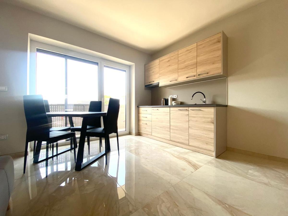 Rooms And Apartments Lisjak โคเปร์ ภายนอก รูปภาพ