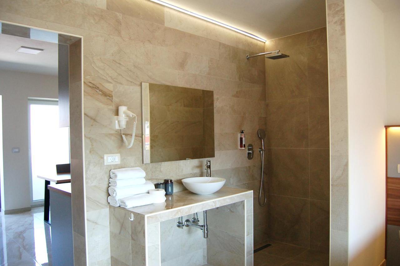 Rooms And Apartments Lisjak โคเปร์ ภายนอก รูปภาพ