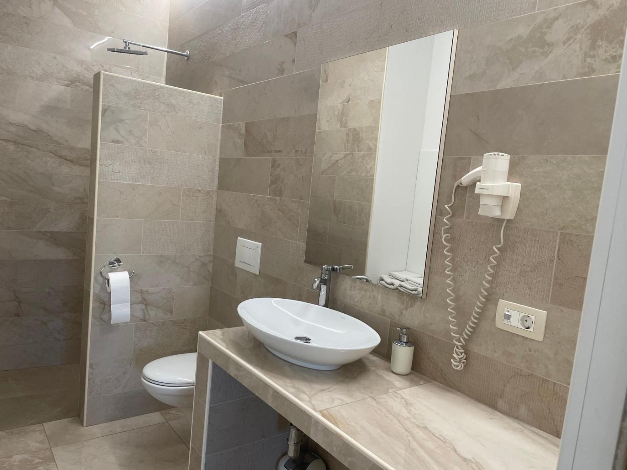 Rooms And Apartments Lisjak โคเปร์ ภายนอก รูปภาพ